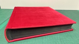 Album punane samet, klassikaline must leht, 28,5x30 cm, 60 lk